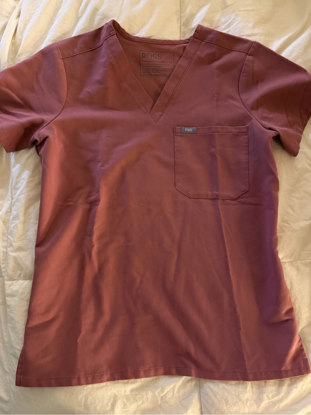 FIGS Women’s V-Neck Scrub Top in Mauve